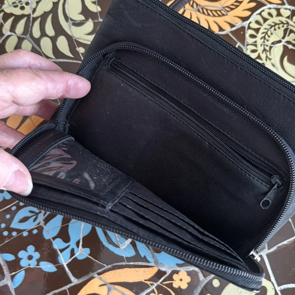 LEATHER CROSSBODY WALLET BAG